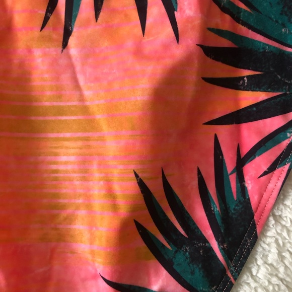 BRAND NEW ONE PIECE SWIMSUIT FROM BILLABONG - Picture 7 of 9